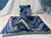 Load image into Gallery viewer, Blue and white swirl